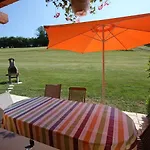 Chaleureux Avec Sauna, Terrain, Terrasse Et Babyfoot à - Fr-1-589-255 *