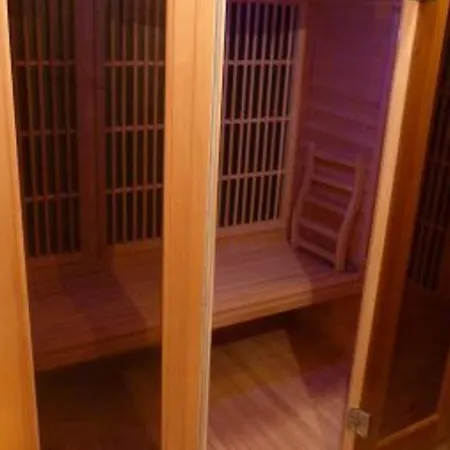 Chaleureux Avec Sauna, Terrain, Terrasse Et Babyfoot à - Fr-1-589-255 *