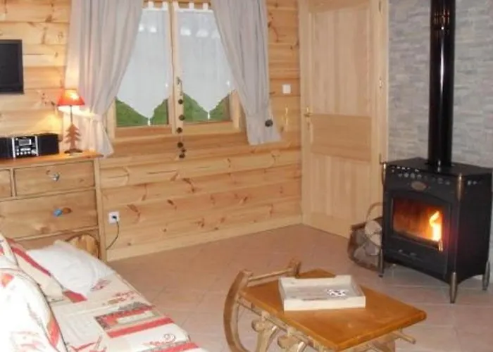 펜션 Chaleureux Avec Sauna, Terrain, Terrasse Et Babyfoot A - Fr-1-589-255 *