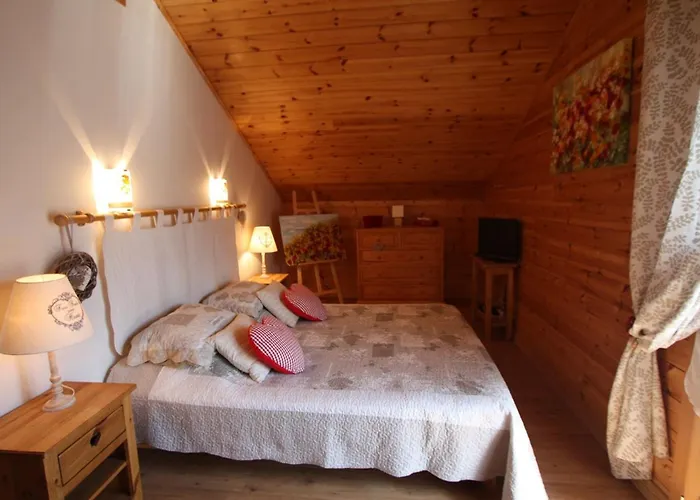 펜션 Chaleureux Avec Sauna, Terrain, Terrasse Et Babyfoot A - Fr-1-589-255